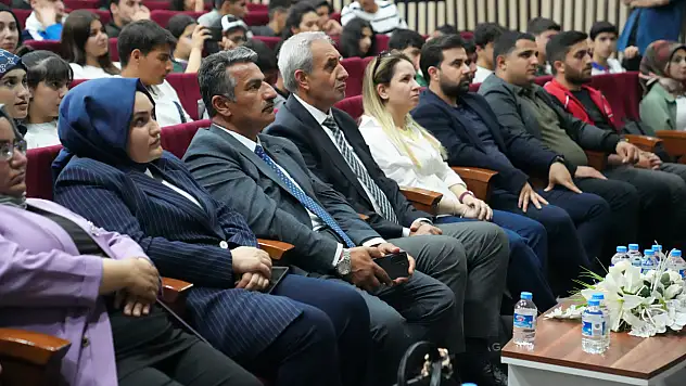 Battalgazi Belediyesi'nden Gençlere Sınav Öncesi Moral Dopingi!