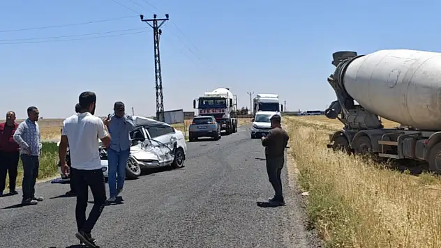 Beton Mikseriyle Otomobil Çarpıştı İki Kişi Hayatını Kaybetti