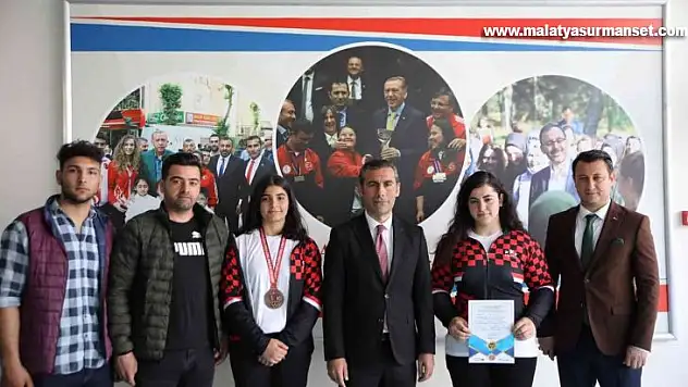 Bileğinin hakkıyla madalyasını alıp milli takıma girdi