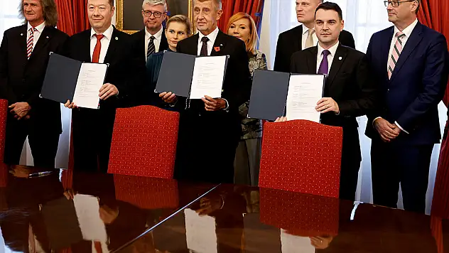 Çekya'da üç parti koalisyon anlaşması imzaladı