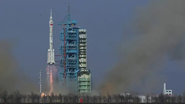 Çin Shenzhou-22 uzay aracını uzaya gönderdi