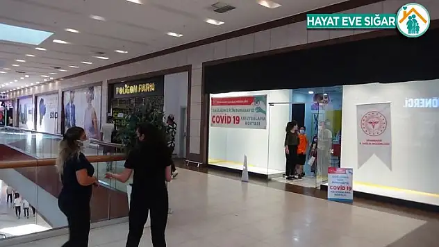 Covid 19 aşısı Ceylan Karavil Park AVM'de randevusuz başladı