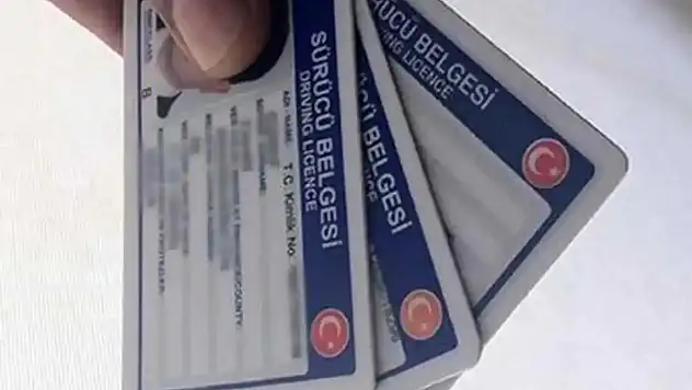 Cuma Günü Son Gün! Eski Tip Ehliyetler Tarih Oluyor!