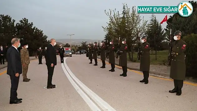 Cumhurbaşkanı Erdoğan, askerlerle iftar yaptı
