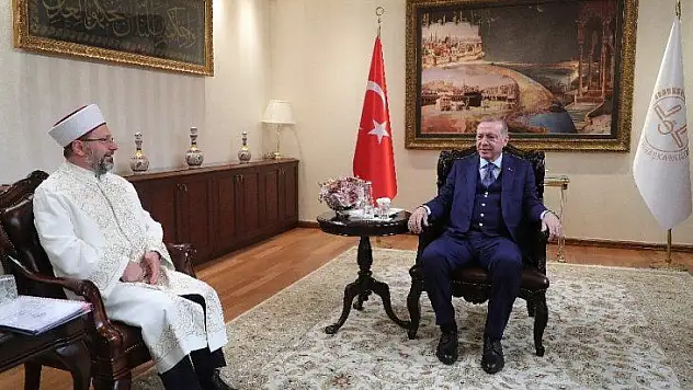 Cumhurbaşkanı Recep Tayyip Erdoğan, Diyanet İşleri Başkanlığını ziyaret etti.