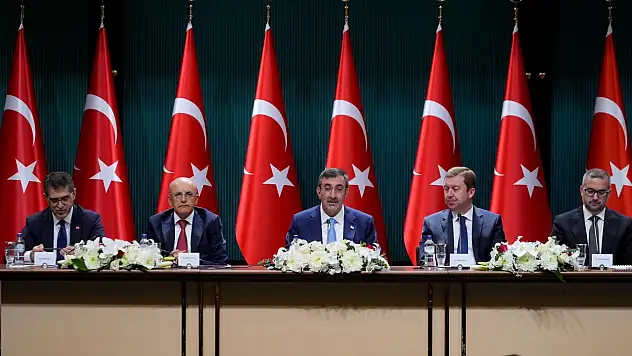 Cumhurbaşkanı Yardımcısı Yılmaz Enflasyonun Tek Haneye Kalıcı İnmesini Hedefliyoruz