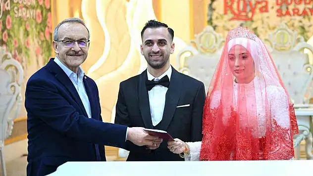 Depremde Her Şeyini Kaybetti, Hayata 'Evet' Dedi