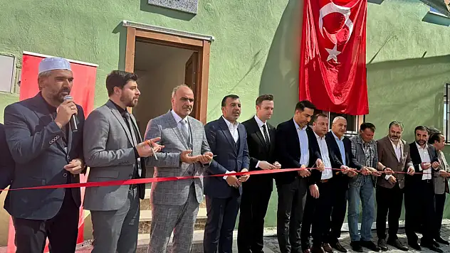 Depremin vurduğu Malatya'da bir cami daha ibadete açıldı