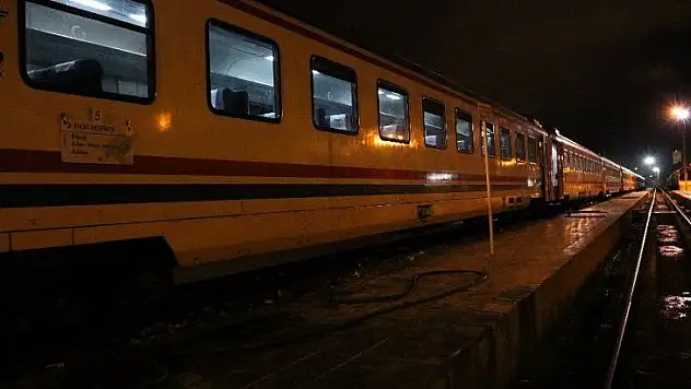 Depremzedelerin vagonda yaşamı