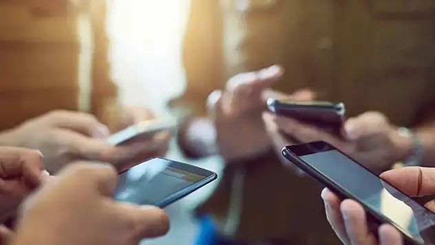 Dijital Bağımlılık Beynimizi Nasıl Ele Geçiriyor?