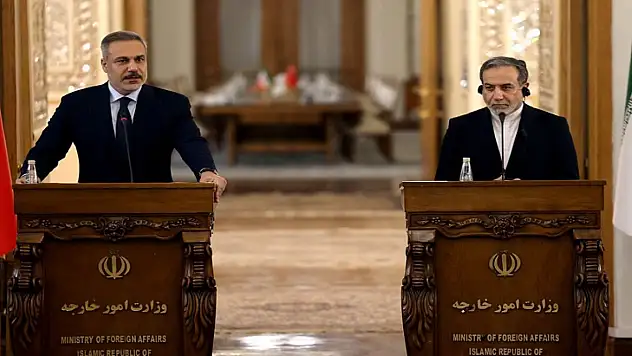 Dışişleri Bakanı Fidan İranlı mevkidaşıyla görüştü