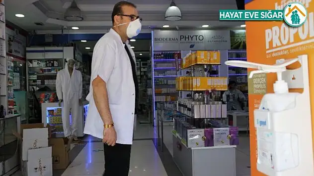 Diyarbakır'da eczacılar 3 milyondan fazla maske dağıttı