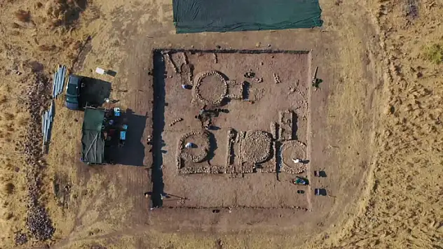 Domuztepe'de 7 bin 450 yıllık 3 silo ve damga mühürler bulundu