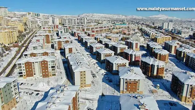 Elazığ'da 24 Ocak depreminin ardından 17 bin 95 konut ve 243 iş yeri hak sahiplerine teslim edildi