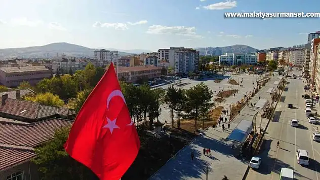 Elazığlılar Cumhuriyet Meydanıyla nefes alacak