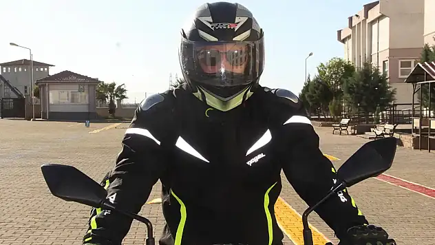 Eldivensiz Motosiklet Sürmek Artık Suç! İşte Yeni Kurallar