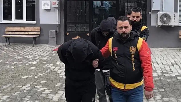 Emekli maaşını gasp eden 4 şüpheli tutuklandı
