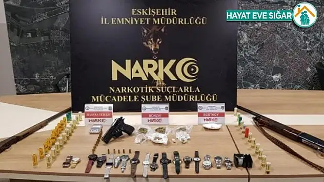 Eskişehir'de sokak satıcılarına baskın: 5 gözaltı