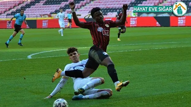 Eskişehirspor'da Sholaja'nın sözleşmesi feshedildi