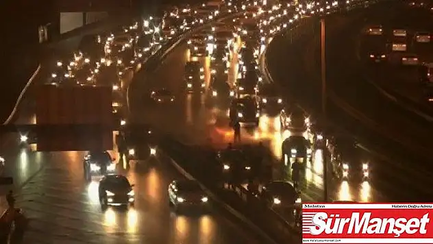 E5'te alev alev yanan aracı beton mikseri söndürdü