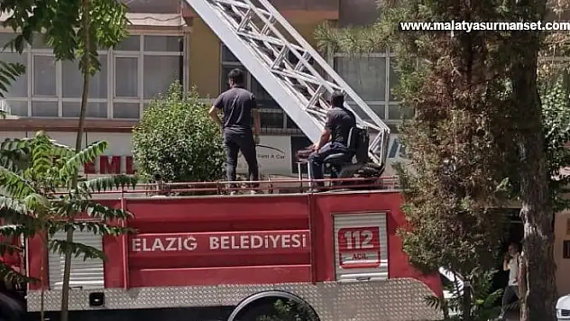 Evde düşüp bacağını incitti, haber alınamayınca ekipler balkondan girerek kurtardı