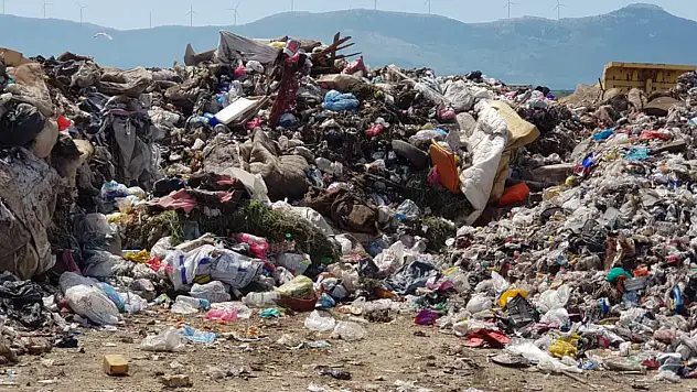 Evsel Atıkları Doğaya Bıraktılar Cezayı Yediler!