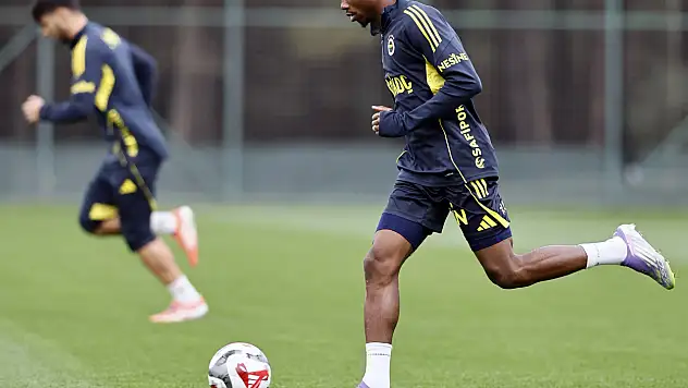 Fenerbahçe günü çift antrenmanla tamamladı