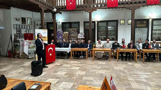 Fethi Gemuhluoğlu memleketi Arapgir'de anıldı