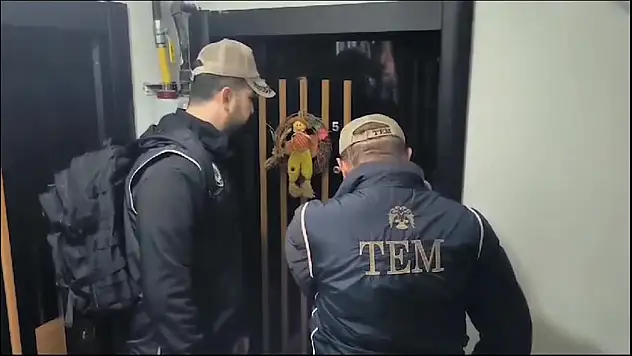 FETÖ operasyonunda 8 kişi yakalandı