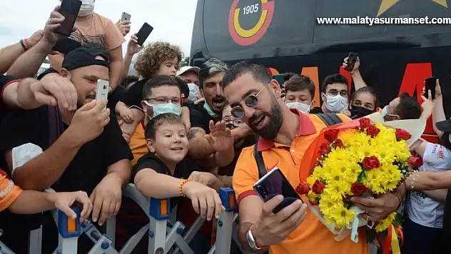 Galatasaray kafilesi coşkuyla karşılandı
