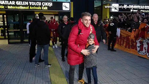 Galatasaray kafilesine coşkulu karşılama