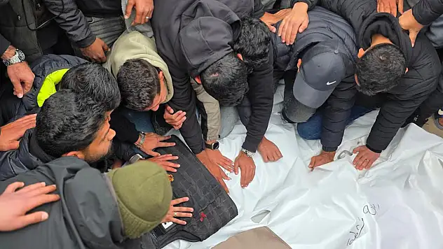 Gazze'de ateşkes yine delindi: 5 şehit