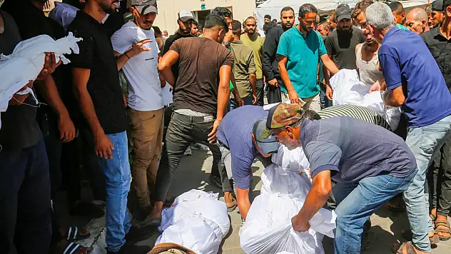 Gazze'de can kaybı 52 bin 243'e yükseldi