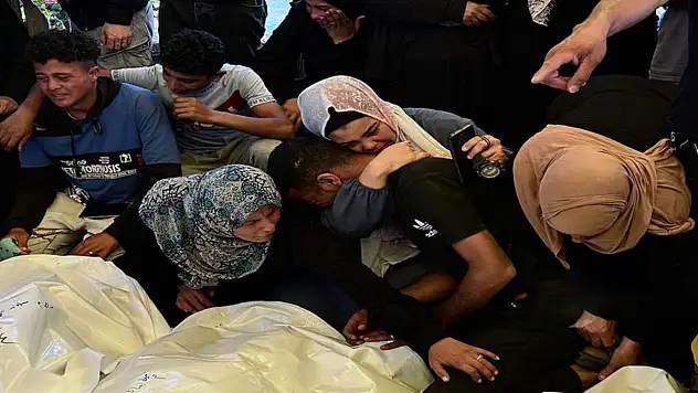 Gazze'de Katliam Devam Ediyor Şehit Sayısı 52 Bini Aştı