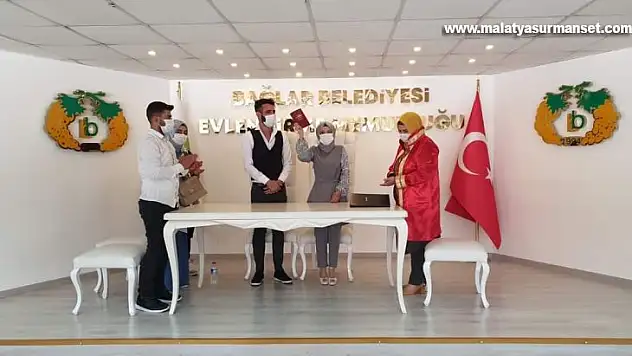 Genç çiftler, nikah işlemleri için Bağlar Belediyesi'ni tercih etti