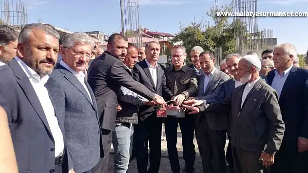 Gerger'de yapılacak cami ve taziye evinin temeli atıldı