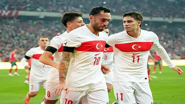 Hakan Çalhanoğlu İspanya Maçı Öncesi Kadrodan Çıkarıldı