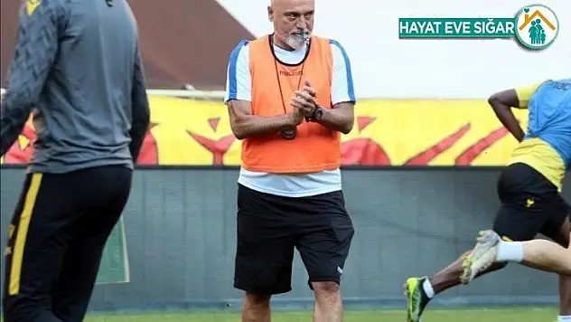 Hikmet Karaman'dan futbolcularına rekabet uyarısı