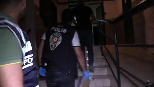 İnternette müstehcen görüntüler yayan 3 zanlı tutuklandı