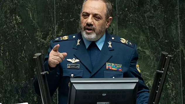 İran'dan Trump'a yanıt: Tehditlere boyun eğmeyeceğiz