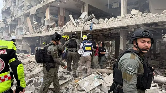 İsrail'in Kalbi Vuruldu Füze Dalgaları Kritik Noktaları Hedef Aldı