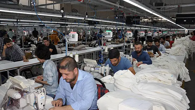 İstihdam Azaldı 266 Bin Kişi İşini Kaybetti