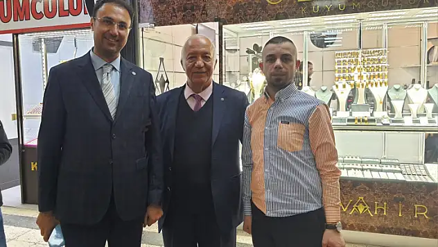 İyi Parti Malatya Belediye Başkan Adayları Kapalı Çarşı Esnafını Ziyaret Etti