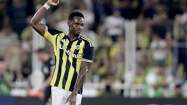 Jhon Duran, kiralık olarak Zenit'te