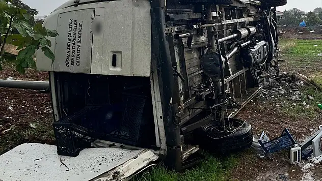 Kamyonet Devrildi 1 Ölü 1 Yaralı