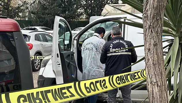 Kargo Çalışanı Araç İçerisinde Ölü Bulundu
