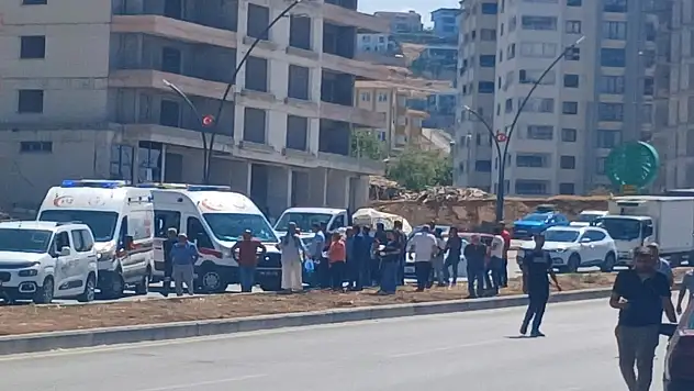 Kaza Üstüne Kaza 5 Araç Çarpıştı 6 Kişi Yaralandı
