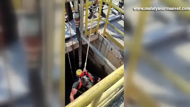 Kimyasal atık havuzuna düşen iki işçiden biri hayatını kaybetti