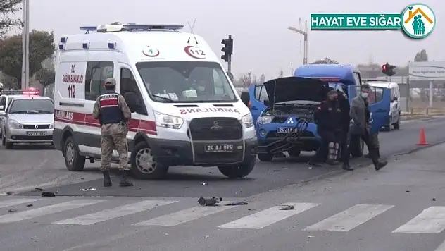 Kırmızı ışıkta durmayan tır askeri araca çarptı: 3 yaralı