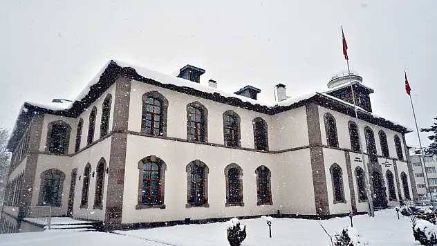 Kongre Binası İçin Tehlike Zilleri Çalıyor